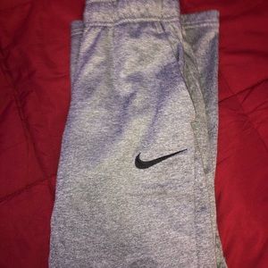 gray nike sweatpants